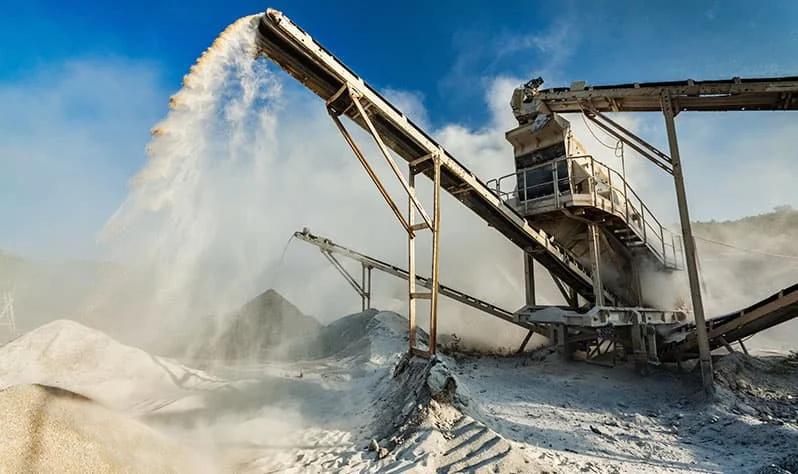 Métallurgie, mines et carrières, cimenteries
